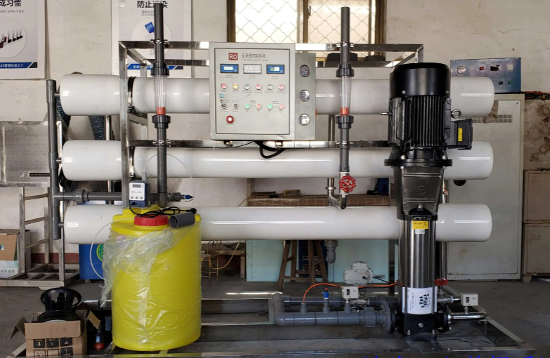 1-10噸小型<a href=http://www.zjep461.com.cn/fstcjssb/ target=_blank class=infotextkey>反滲透凈水設備</a>